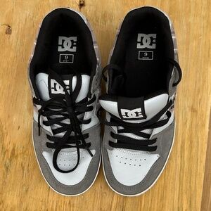 NOS DC Skate Shoes Pure XE Gray Plaid Size 9 Pristine